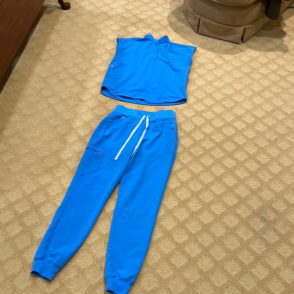 FIGS scrub set. Worn once! Top is oversized.